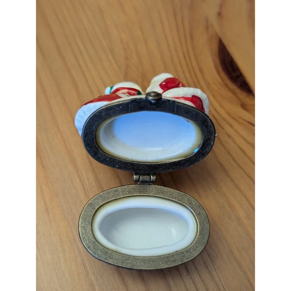 Vintage Classic Porcelain Kissing Santa & Mrs. Claus Hinged Trinket Box Mini